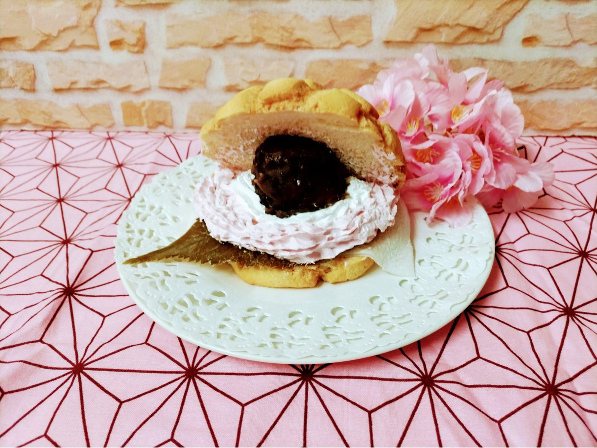 桜餅メロンパン