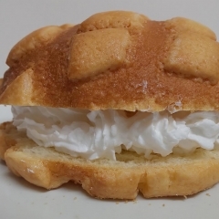 ホイップクリームメロンパン(プレーン)